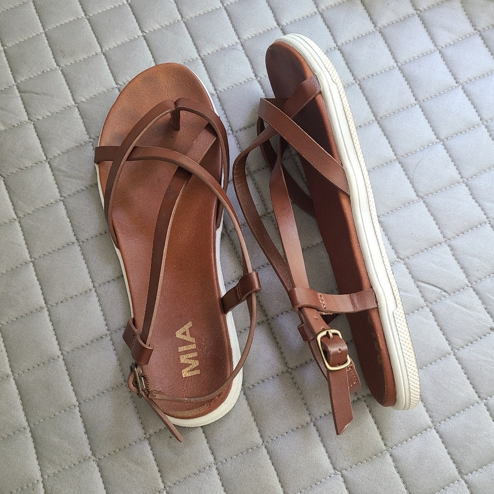 Mia sandals